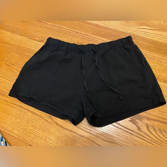 Black Drawing Relaxed Fit Shorts - Picture 6 of 11